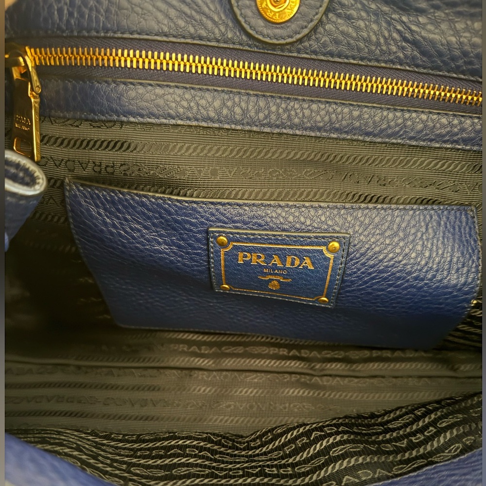 Authentic Prada Vitello Daino Blue Pebbled Leather Shoulder Bag - Picture 2 of 5